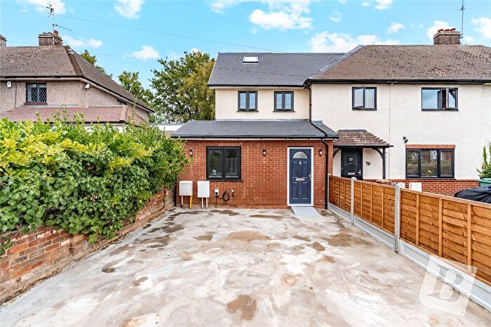 4 Bedroom End Of Terrace House For Sale In Larchwood Gardens, Pilgrims Hatch, Brentwood, Essex, CM15