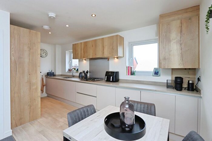 2 Bedroom Flat For Sale In Rosewood Drive, Waverley, Rotherham, S60