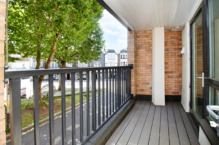 1 Bedroom Flat For Sale In Rye Lane, Peckham, SE15