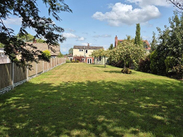 4 Bedroom Cottage To Rent In Woore Road, Crewe, CW3
