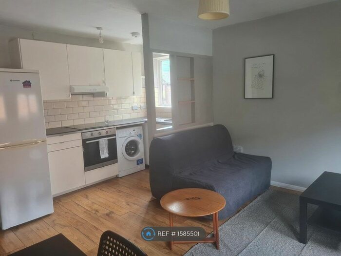 1 Bedroom Flat To Rent In Barforth Road, London, SE15