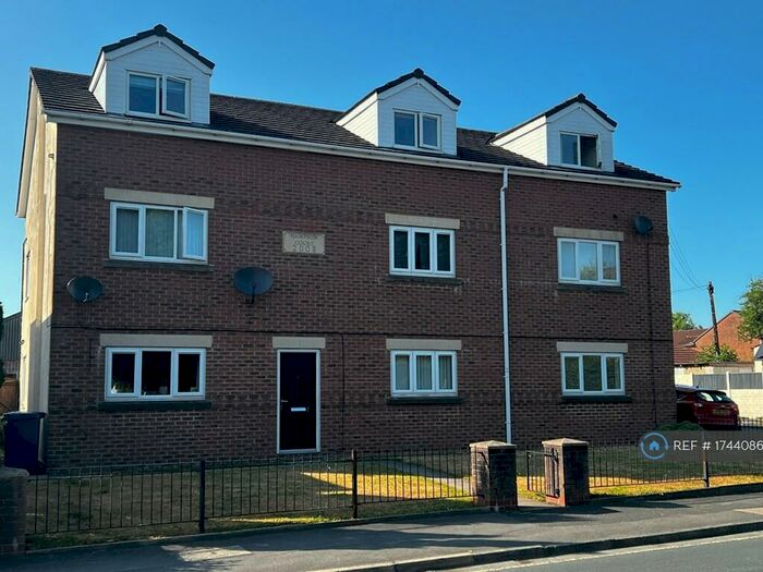 2 Bedroom Flat To Rent In Collins Road, Bamber Bridge, Preston, PR5