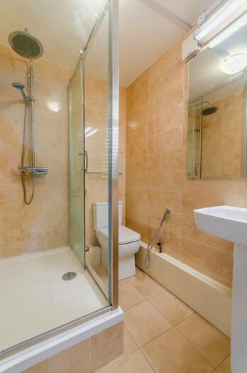 5 Bedroom Flat To Rent In The Platt, West Putney, London, SW15