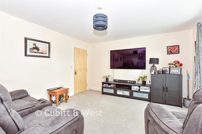 2 Bedroom Flat For Sale In Priors Orchard, Southbourne, Emsworth, West Sussex, PO10
