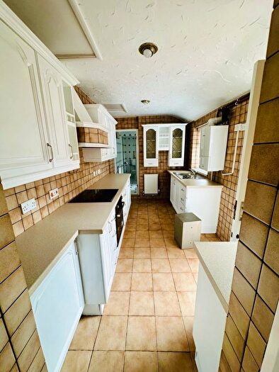 3 Bedroom End Of Terrace House To Rent In Beech Road, Stourbridge, West Midlands, DY8
