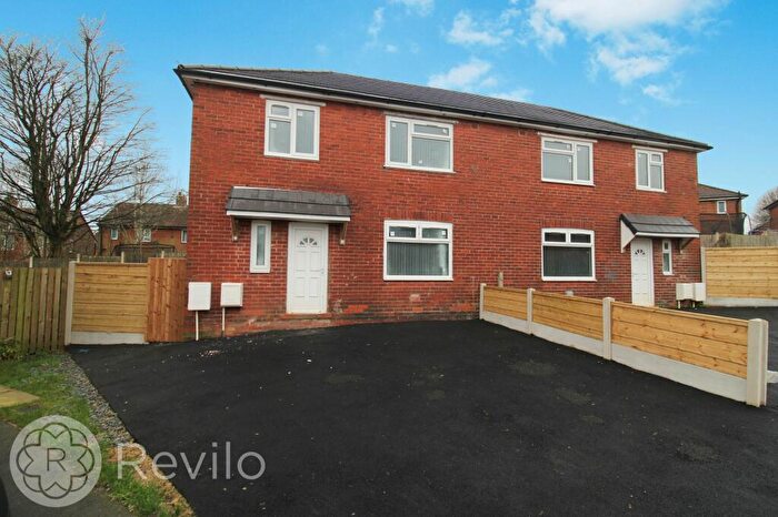 3 Bedroom Semi-Detached House For Sale In Fusilier Way, Rochdale, OL11