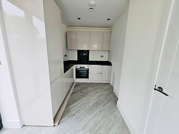 3 Bedroom Flat To Rent In Anson Road, London, NW2