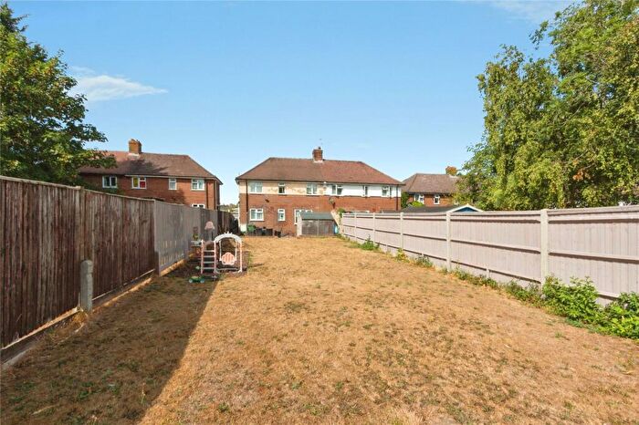 3 Bedroom Semi-Detached House For Sale In South Ham Road, Basingstoke, Hampshire, RG22