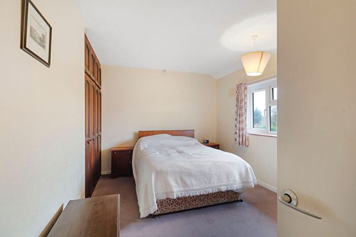 3 Bedroom End Of Terrace House For Sale In Newington Avenue, Southend-On-Sea, SS2