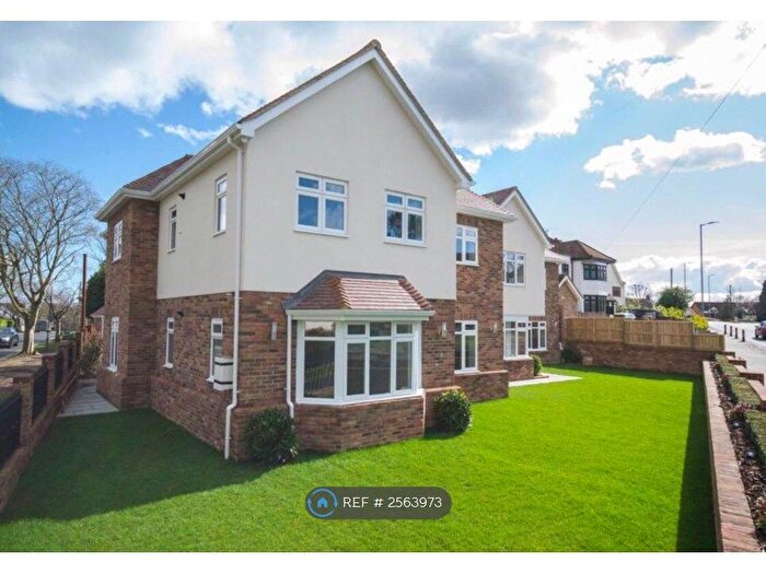 1 Bedroom Flat To Rent In Chelmsford Road, Shenfield, Brentwood, CM15