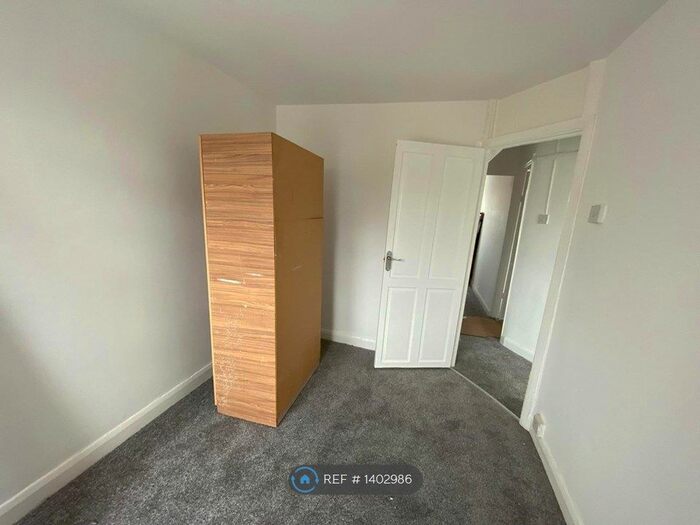 1 Bedroom Flat To Rent In Morden Road, Mitcham, CR4