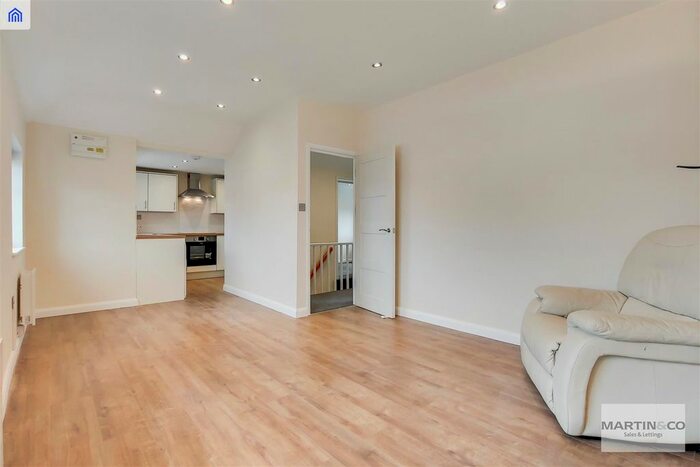 2 Bedroom Flat To Rent In Betham Road, Greenford, UB6