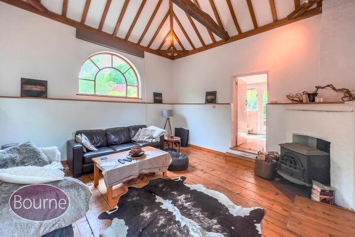 2 Bedroom Detached Bungalow To Rent In Pointers Road, Cobham, KT11