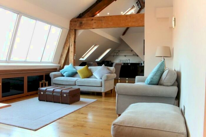 2 Bedroom Apartment To Rent In Piccadilly, Piccadilly, M1