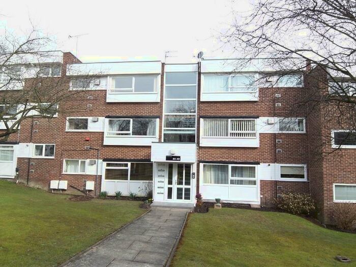2 Bedroom Flat To Rent In The Moorlands, Shadwell Lane, Leeds, LS17