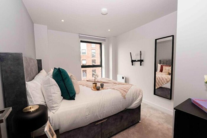 2 Bedroom Apartment To Rent In Cross Lane, Manchester, Greater Manchester, M5