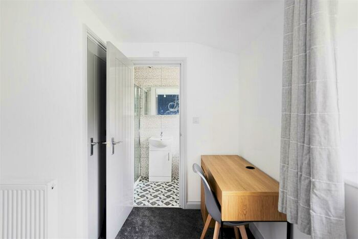 6 Bedroom House To Rent In Tilling Road, Bristol, BS10