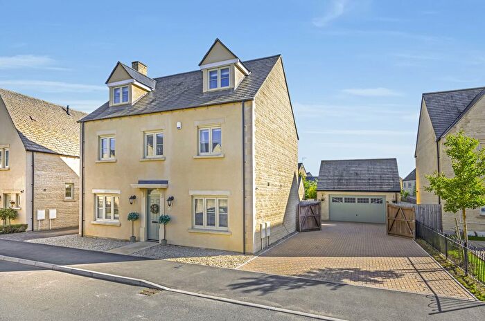 5 Bedroom Detached House For Sale In Nightingale Way, South Cerney, GL7