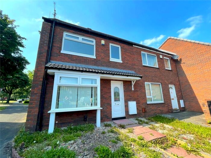 3 Bedroom End Of Terrace House To Rent In Davidson Drive, Middleton, Manchester, M24
