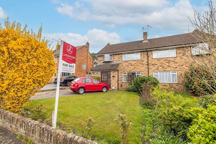 3 Bedroom Semi Detached House For Sale In Hazell Way, Stoke Poges, SL2