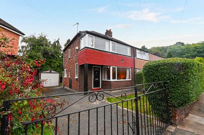 3 Bedroom Semi-Detached House For Sale In Illona Drive, Salford, M7