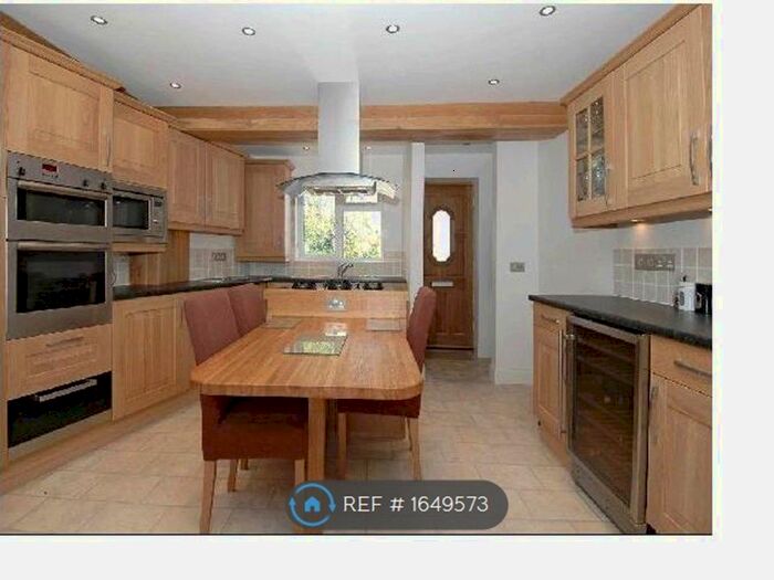 2 Bedroom Semi-Detached House To Rent In Hunsdon Road, Oxford, OX4