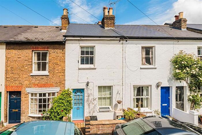 2 Bedroom Terraced House To Rent In Lorne Road, Richmond, TW10