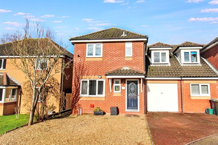 3 Bedroom Semi Detached House For Sale In Wymer Drive, Aylsham, Norwich, NR11