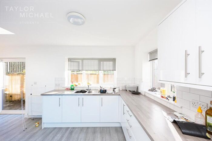6 Bedroom Semi-Detached House To Rent In Fernhurst Crescent, Brighton, BN1
