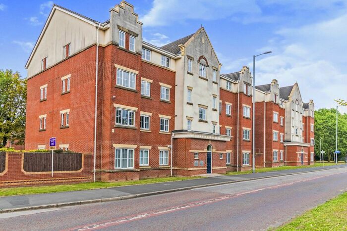 2 Bedroom Flat To Rent In Manchester, M12