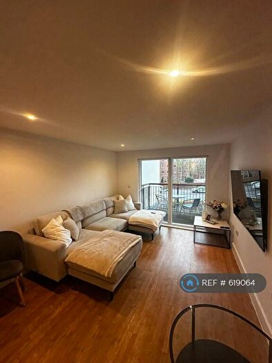 2 Bedroom Flat To Rent In Capitol Square, Epsom, KT17