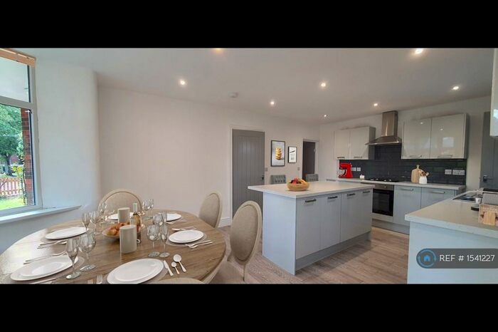 4 Bedroom Detached House To Rent In Ruskin Avenue, Lincoln, LN2