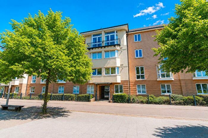2 Bedroom Apartment For Sale In Ffordd Garthorne, Cardiff, CF10