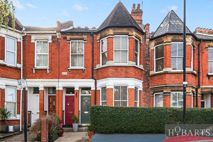 2 Bedroom Maisonette For Sale In Lyndhurst Road, Wood Green, N22