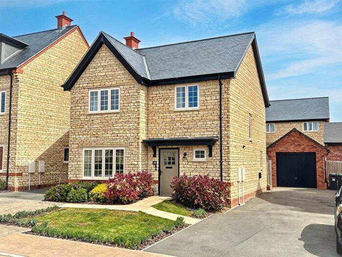 4 Bedroom Detached House For Sale In Hollowell Street, Wollaston, Wellingborough, NN29