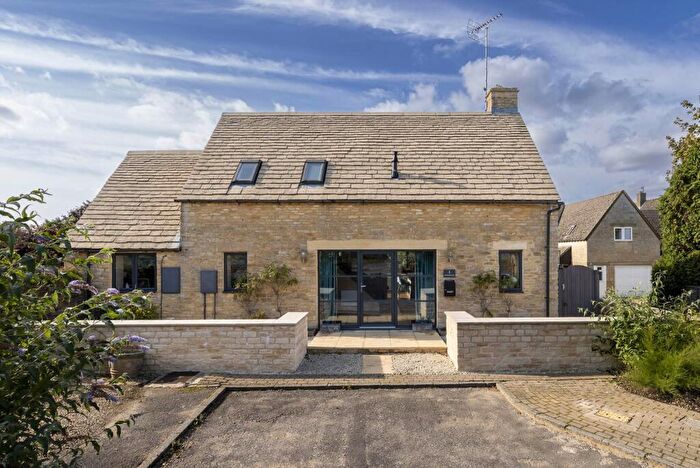 4 Bedroom Detached House For Sale In Meadow Bank Barn, Ascott Under Wychwood, OX7