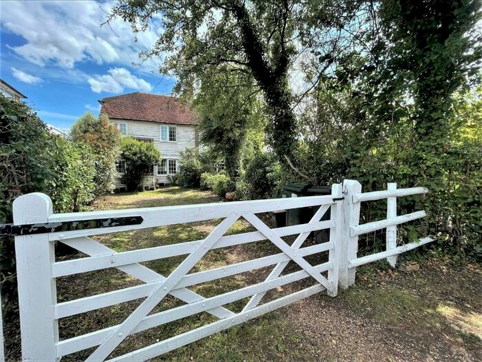 3 Bedroom Semi-Detached House For Sale In Westwell Leacon, Charing, Ashford, TN27