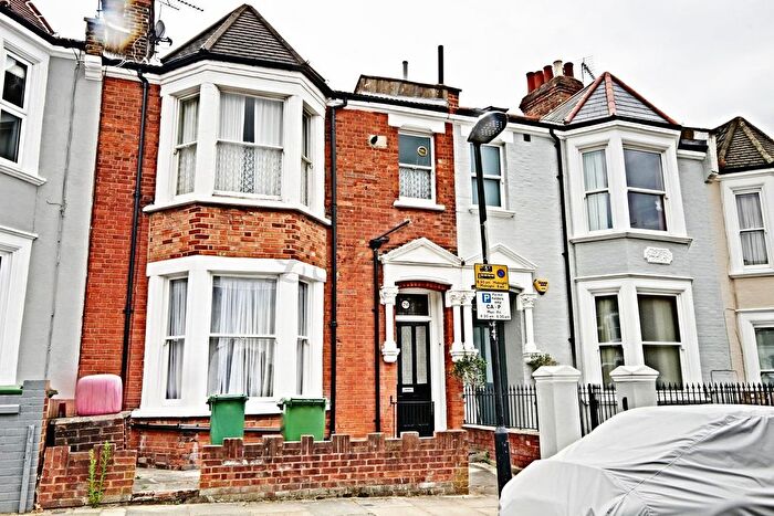 2 Bedroom Flat To Rent In Narcissus Road, West Hampstead, NW6