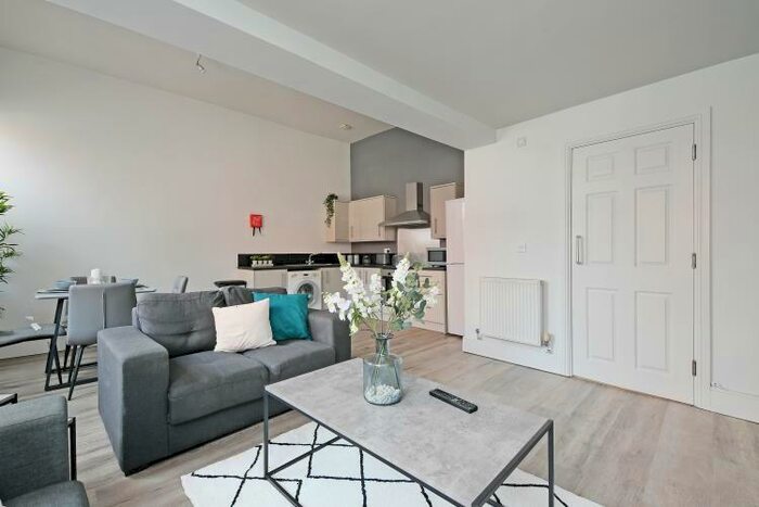 4 Bedroom Flat To Rent In John Street, Sheffield, S2