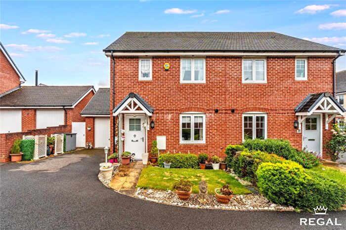 3 Bedroom Semi-Detached House For Sale In Woolwich Way, Andover, SP11