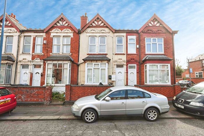2 Bedroom Flat For Sale In Bearwood Road, Smethwick, West Midlands, B66