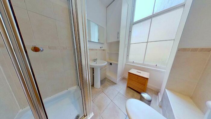 1 Bedroom Flat To Rent In Ingram Street, Glasgow, G1