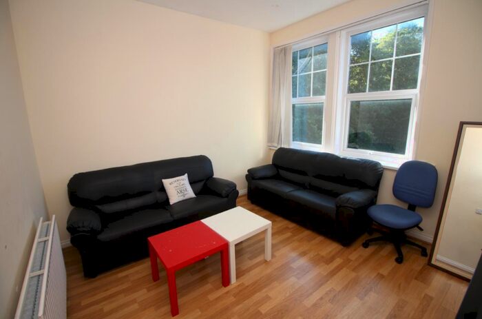 6 Bedroom Maisonette To Rent In Harrogate House, Newcastle Upon Tyne, NE2