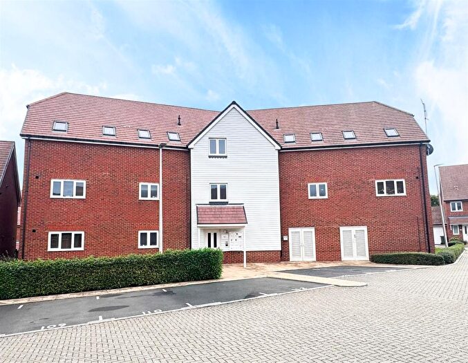 2 Bedroom Flat For Sale In Yarrow Place, Stone Cross, Pevensey, BN24