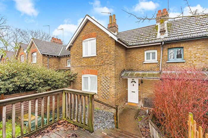 2 Bedroom Terraced House For Sale In Kingston Road, Staines-Upon-Thames, TW18