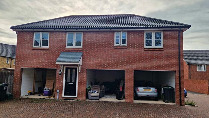 2 Bedroom Flat For Sale In Ridgeway View, St James, Beaminster, DT8