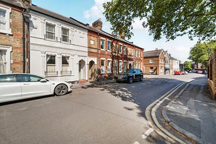 3 Bedroom Terraced House To Rent In Windsor, Berkshire, SL4