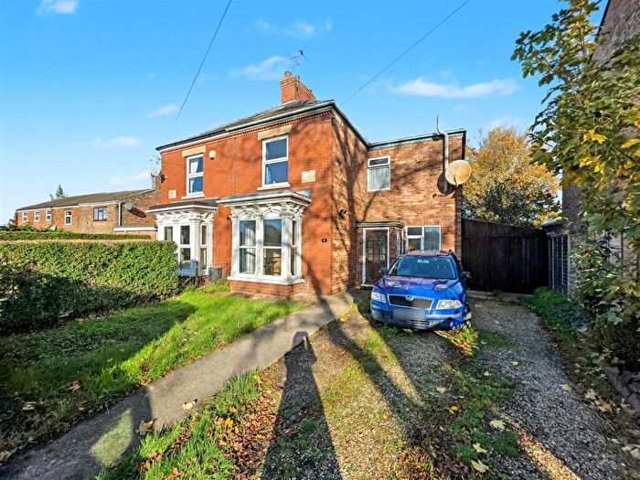 4 Bedroom Semi Detached House To Rent In Pennygate, Spalding, PE11