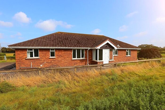 4 Bedroom Detached Bungalow To Rent In Twmpath Newydd, Colwinston, Cowbridge, Vale Of Glamorgan, CF71