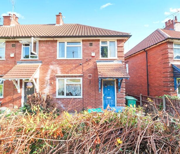 3 Bedroom End Of Terrace House For Sale In Blake Crescent, Mansfield, NG18
